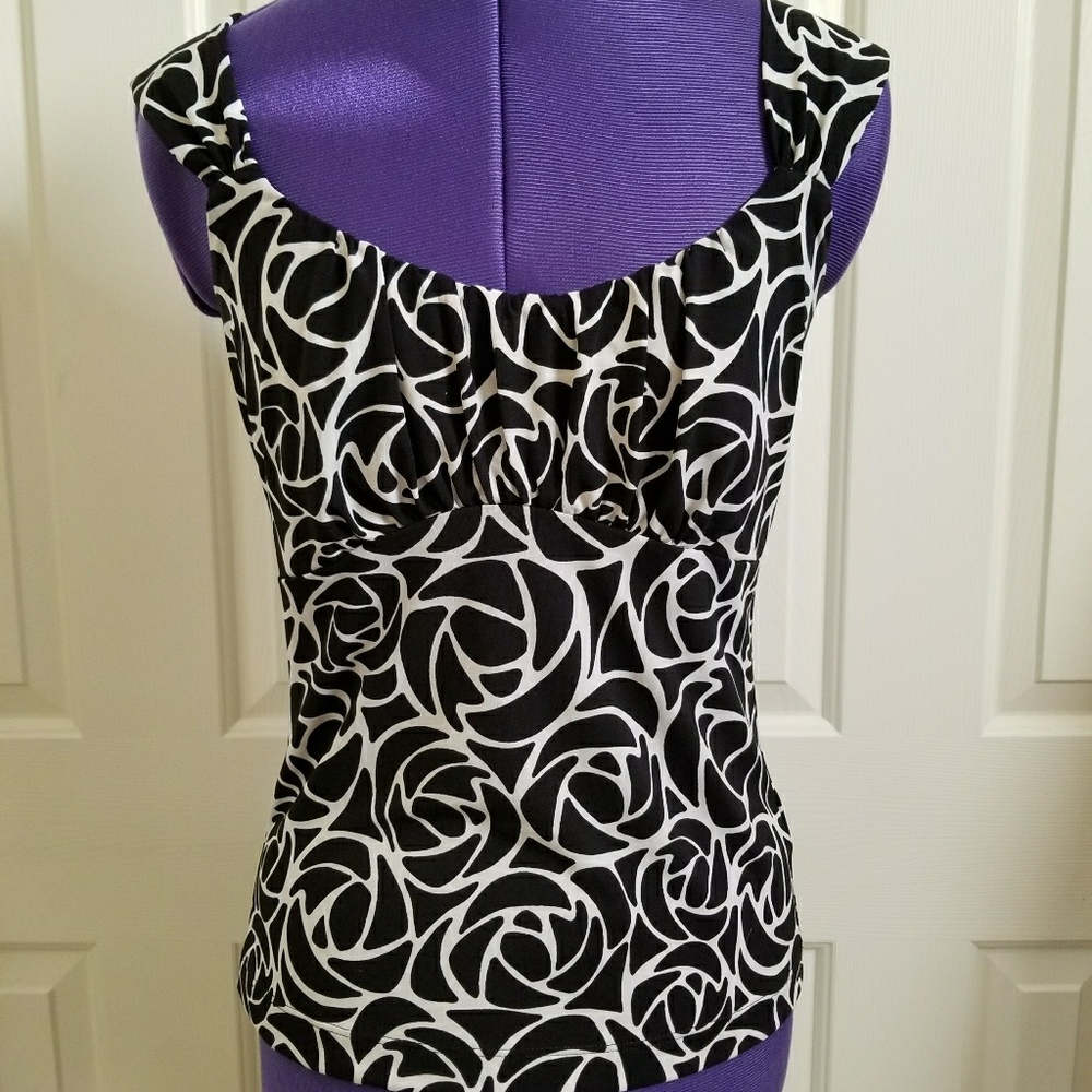 White house black market women's top